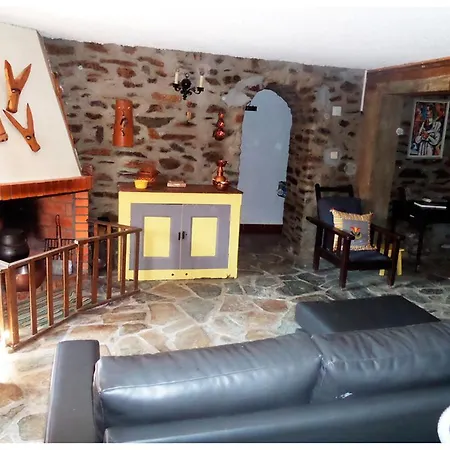 Casa De Sao Nicolau Holiday home Macedo de Cavaleiros